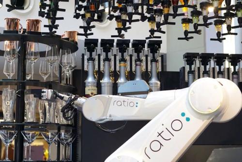 韓國(guó)現(xiàn)首家機(jī)器人咖啡館,人工智能將來(lái)會(huì)取代人類嗎？